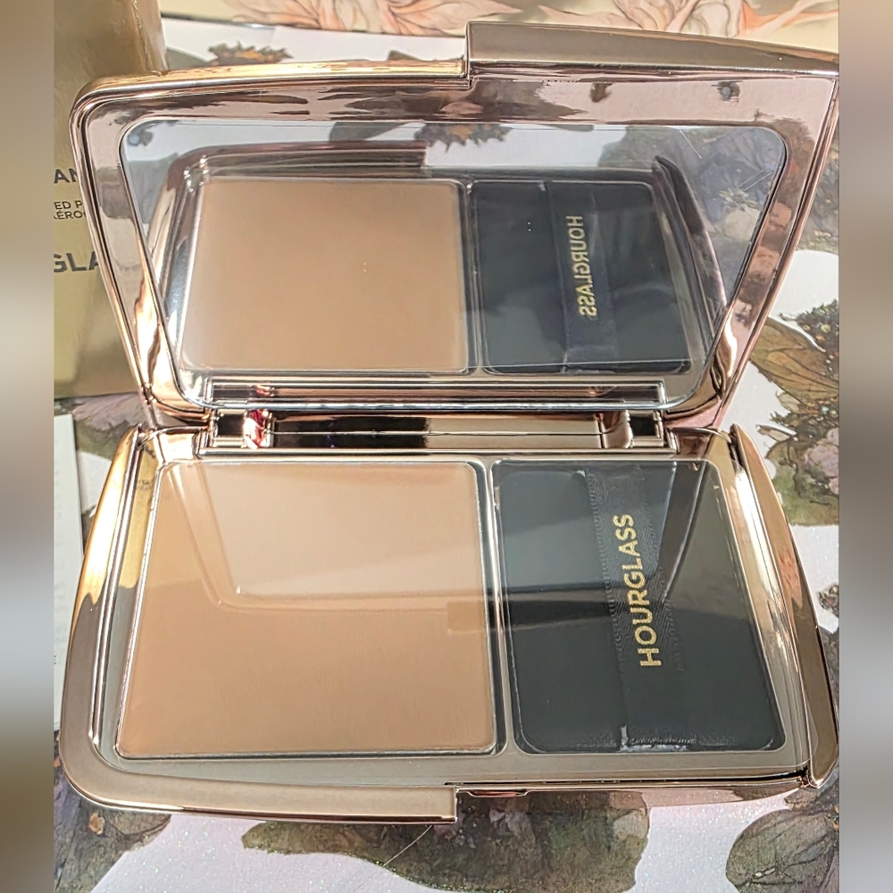 Translucent Tan - Hourglass Vanish Airbrush pressed Powder - Tan - Picture 7 of 9